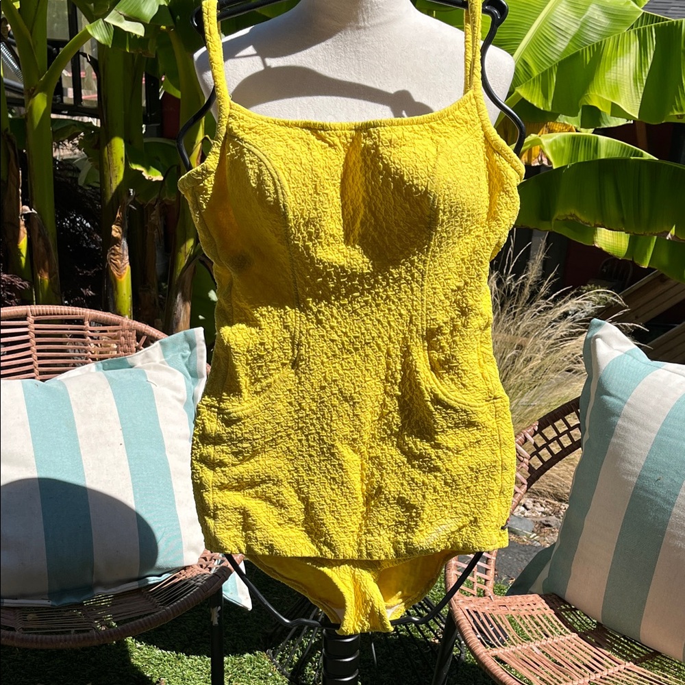 VINTAGE JANTZEN Yellow Textured Swimwear with Embroidered Logo
